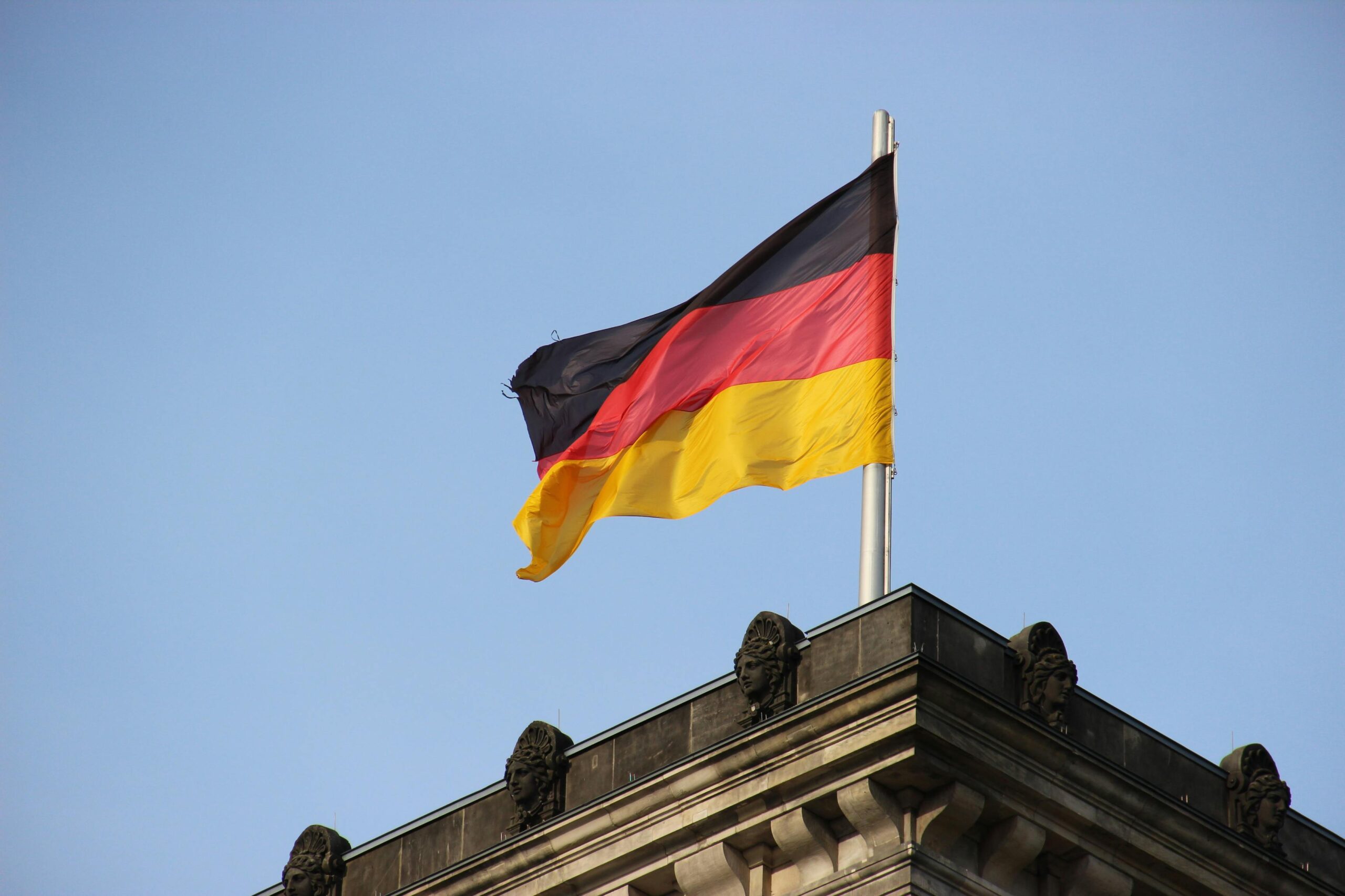 Read more about the article Best Blocked Account for Germany in 2026 (Expatrio vs Fintiba vs Coracle Comparison)