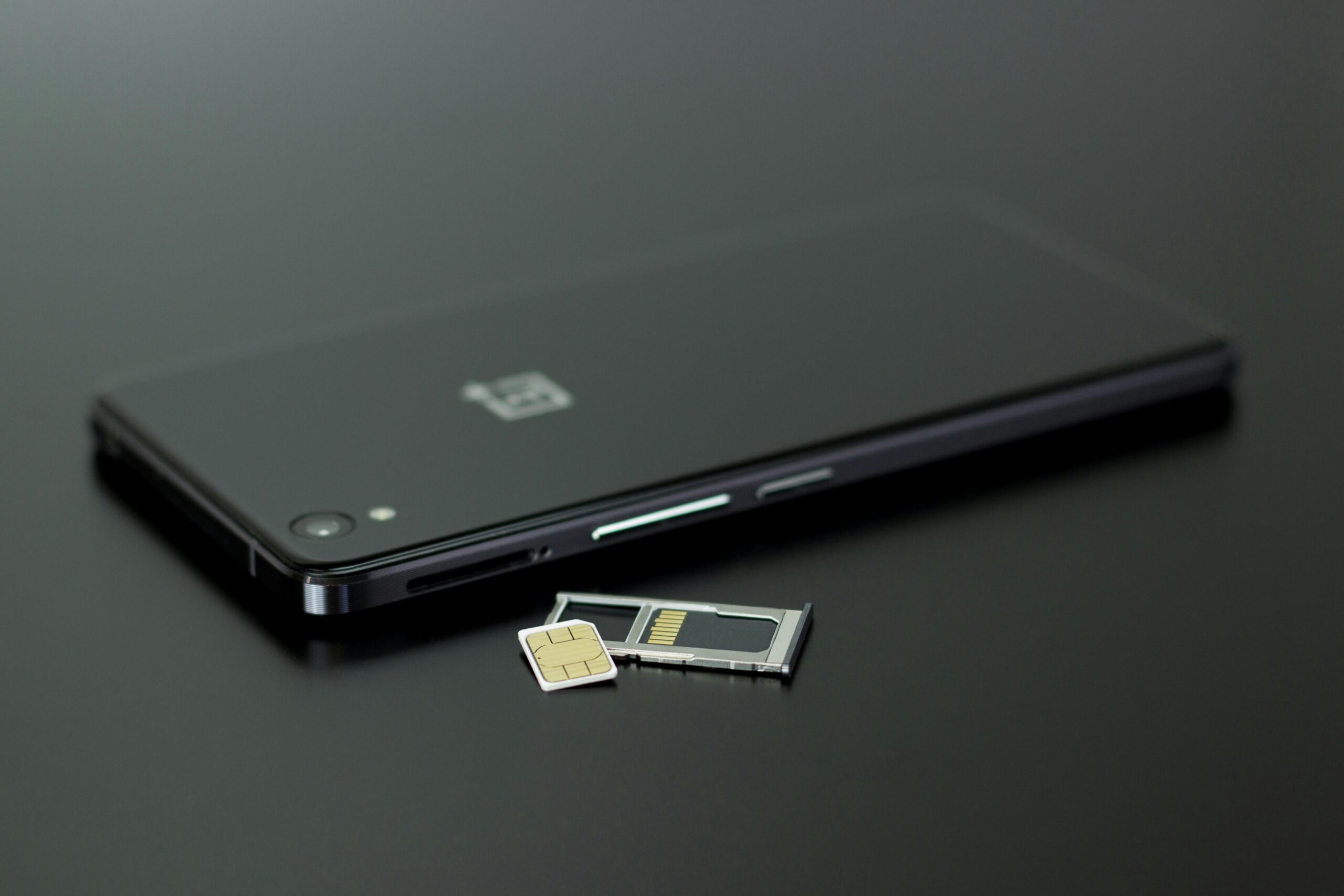 Read more about the article How to Choose the Best and Cheapest SIM Cards for Students in Europe (2026 Guide)