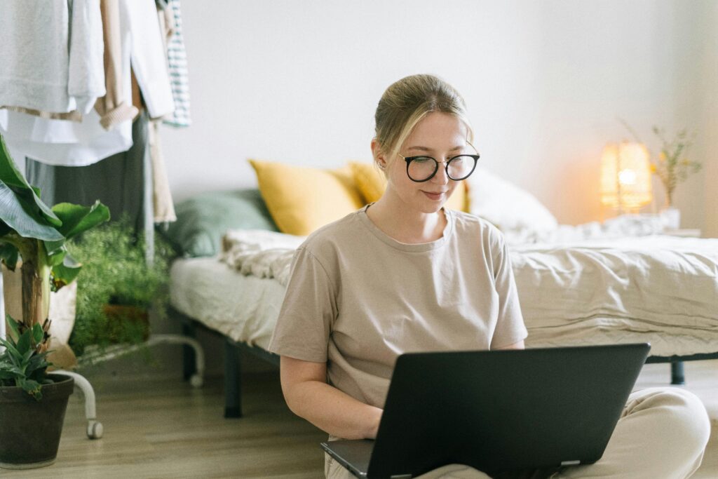 online earning methods for students in Europe freelancing digital income